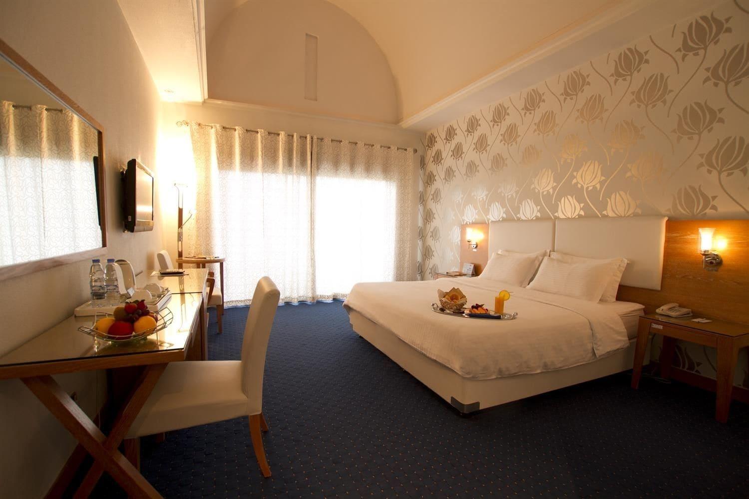 Golden Tulip Al Jazira Hotel & Resort Абу-Дабі Екстер'єр фото
