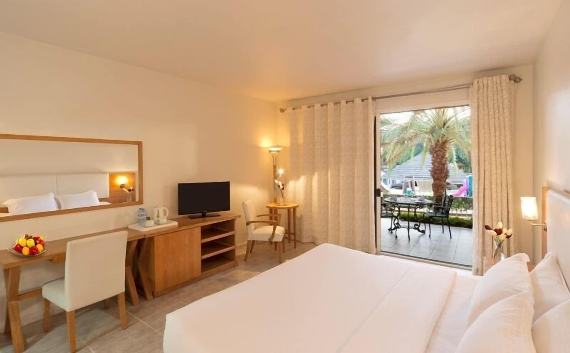 Golden Tulip Al Jazira Hotel & Resort Абу-Дабі Екстер'єр фото