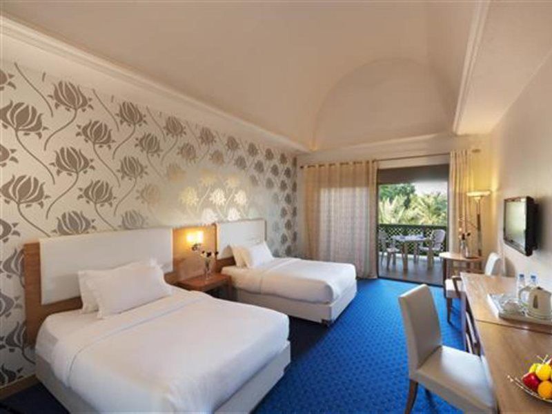 Golden Tulip Al Jazira Hotel & Resort Абу-Дабі Екстер'єр фото